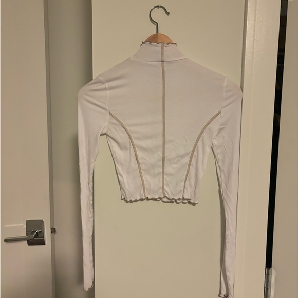 White long sleeve - Picture 2 of 3